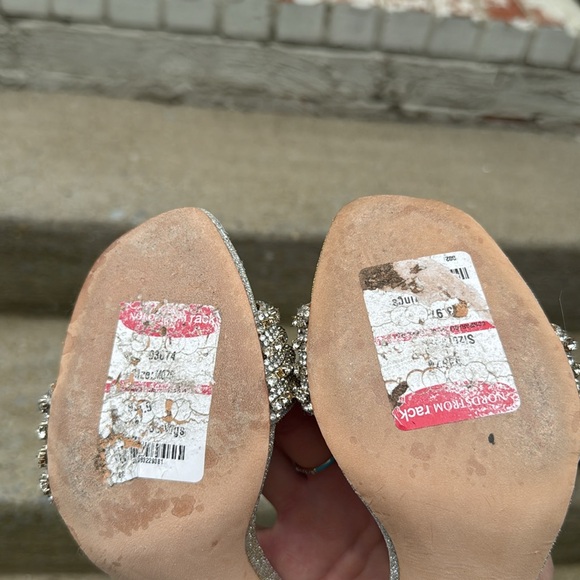 Badgley Mischka Becca Platino Strappy Block Heel Platinum Size 7.5 - Picture 9 of 9